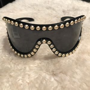 CHANEL NWT Pearl Sunglasses